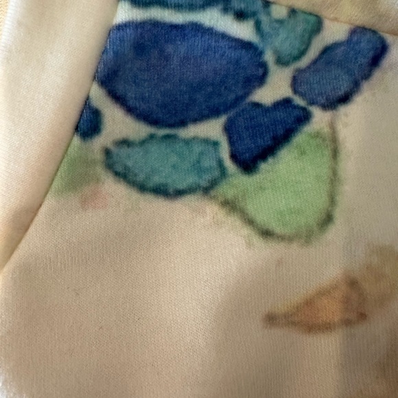 White top with turtles print -Large NWOT - Picture 6 of 9